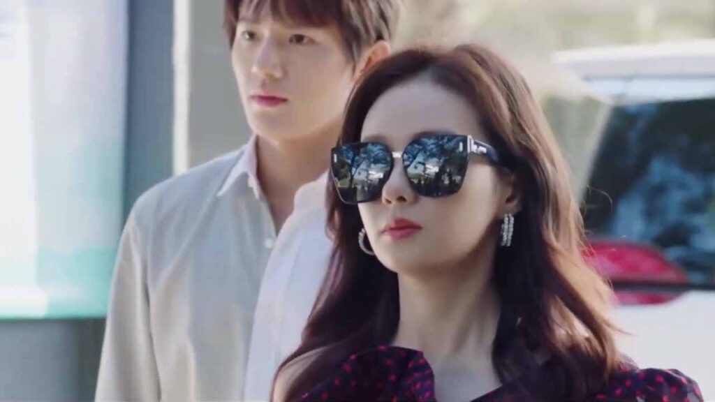 انا باردة و قاسية لن يقف شيء امامي ❤️( الجمال القبيح ) انا باردة و قاسية لن يقف شيء امامي ❤️( الجمال القبيح )