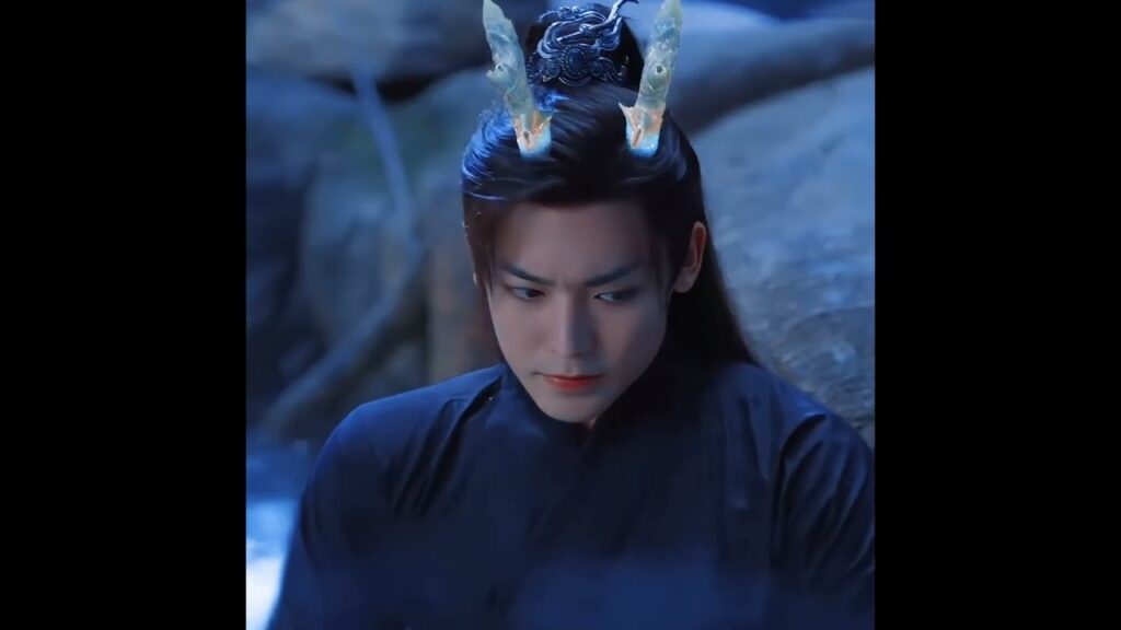 تشعر بالبرد لذا يساعدها على تدفئة جسدها 🙈 😍#BackFromTheBrink #العودة_من_حافة_الهاوية#neohou #zhouye