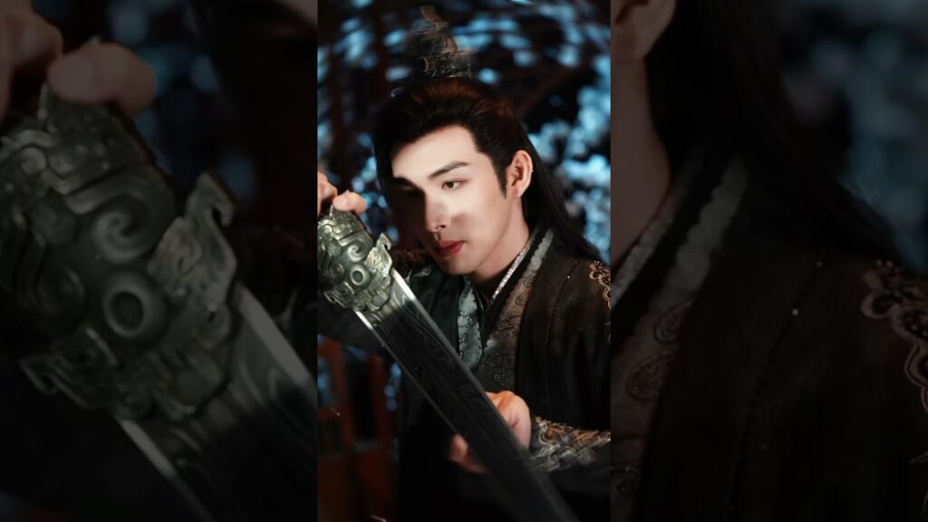 سيد مدينة الثلج ❄️💙 #ZhangBinbin  #الحب_المزهر #TheBlossomingLove #youku #shorts