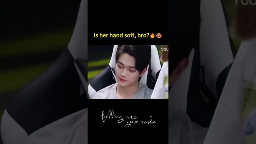 يغازلها و يمسك يدها امام الآخرين 😍😍 #xukai #الوقوع_بحب_ابتسامتك  #fallingintoyoursmile #chengxiao