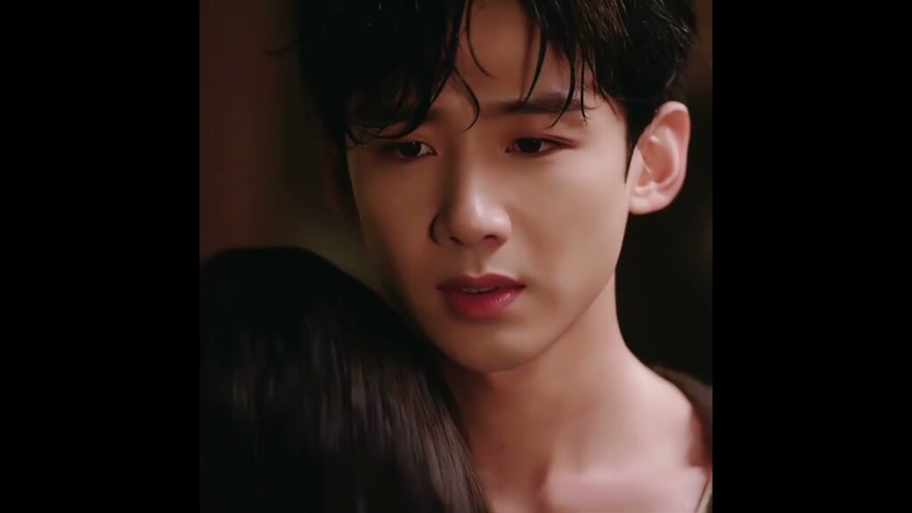 انت مساحتي الآمنة وسط هذه الفوضى 💞  #اول_صقيع #baijingting #zhangruonan  #thefirstfrost #youku