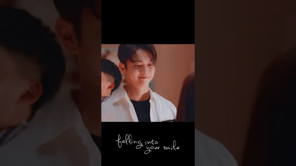 يفاجئها بالاحتفال بعيد ميلادها 😍💜  #xukai #الوقوع_بحب_ابتسامتك  #fallingintoyoursmile #chengxiao