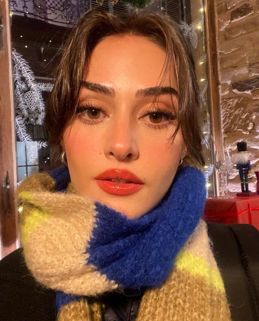 Esra Bilgiç malum pozlar pt1