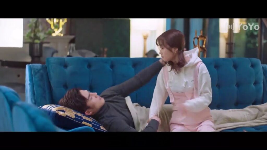 يعيشان في نفس المنزل و يعملان معاً ❤️ ( هي التي احبها )