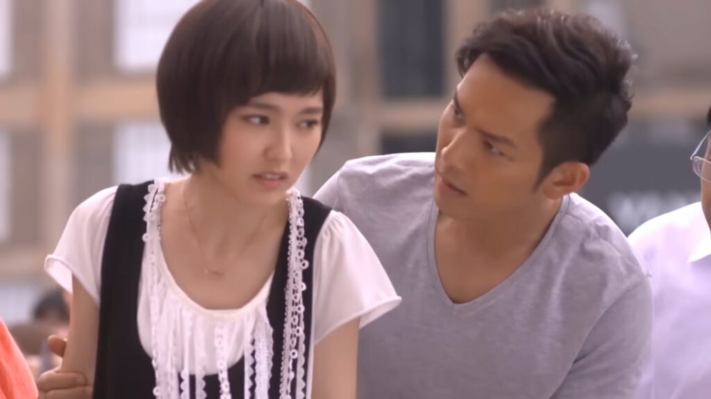 بمجرد أن يرى زوجته الحبيبة مصابة يتغاضى عن أي شيء أمامه ولا يرى سواها! مشهد من دراما "إشراقتي"