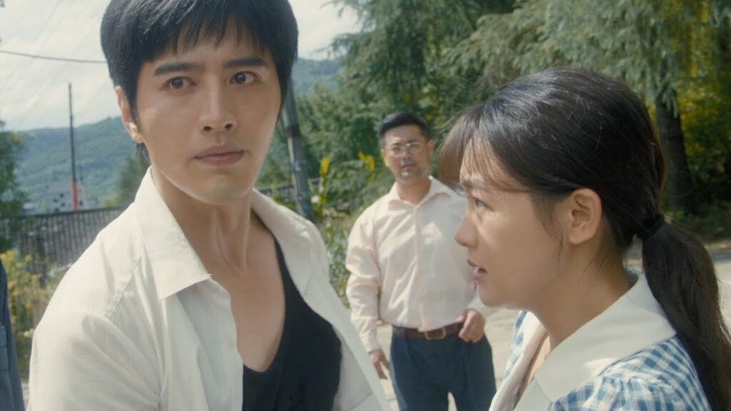 "كيف تجرؤ على التحرش بامرأتي!" يضرب بطلنا المنحرف الشرير عندما سمع أنه تحرش بزوجته❤️من "ربيع ملتهب"