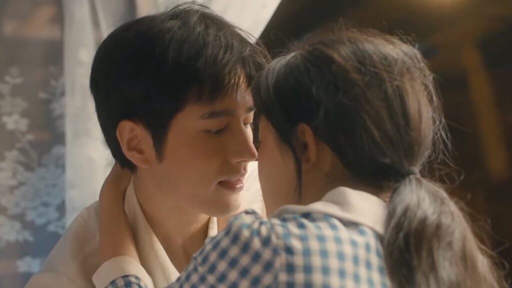 تثمل بطلتنا الجميلة بشدة وتطلب من زوجها النوم معها فلم يستطع السيطرة على نفسه!❤️مشهد من "ربيع ملتهب"