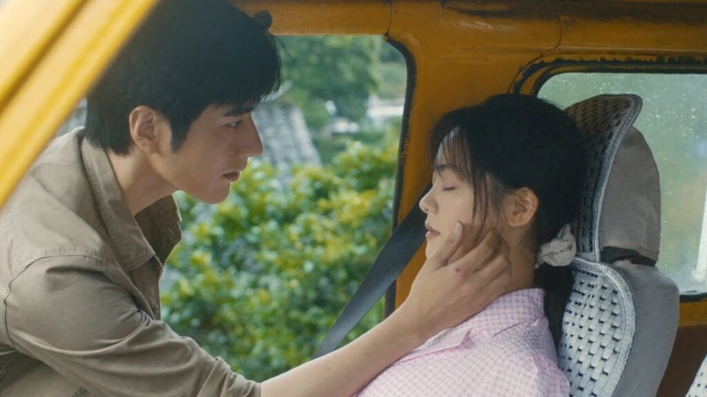 يتظاهر الزوج بأنه متحفظ أثناء النهار ولكن طبيعته الحقيقية تنكشف بعد أن تغفو زوجته!❤️من "ربيع ملتهب"