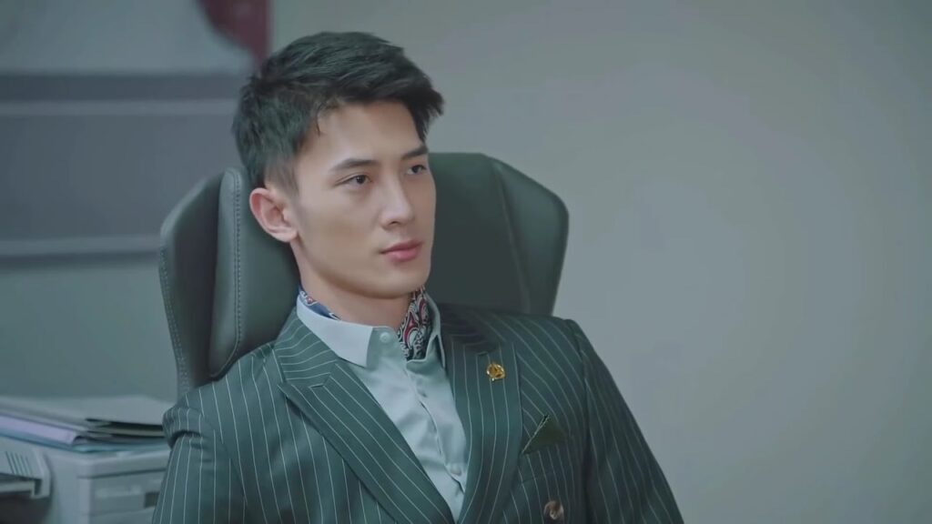 الرئيس يقرر طردها بعد أن رفضته 😱💔 ( صوتك جميل)