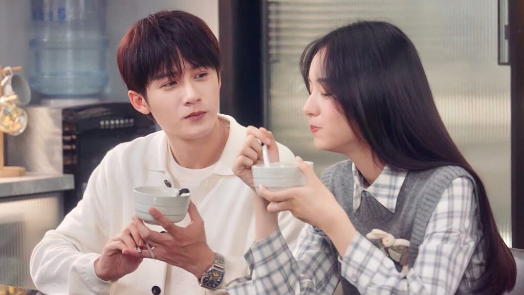 حياته الرمادية تصبح ملونة بعد ان يتلقي بها في الحافلة و يقع في حبها 14