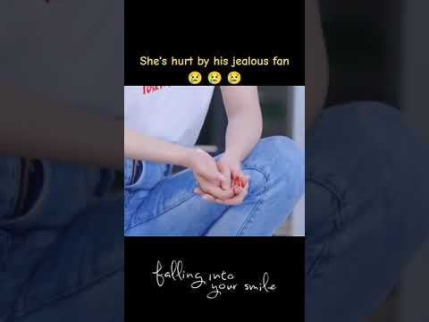 انت تتألمين بسببي 💔  #xukai #الوقوع_بحب_ابتسامتك  #fallingintoyoursmile #chengxiao