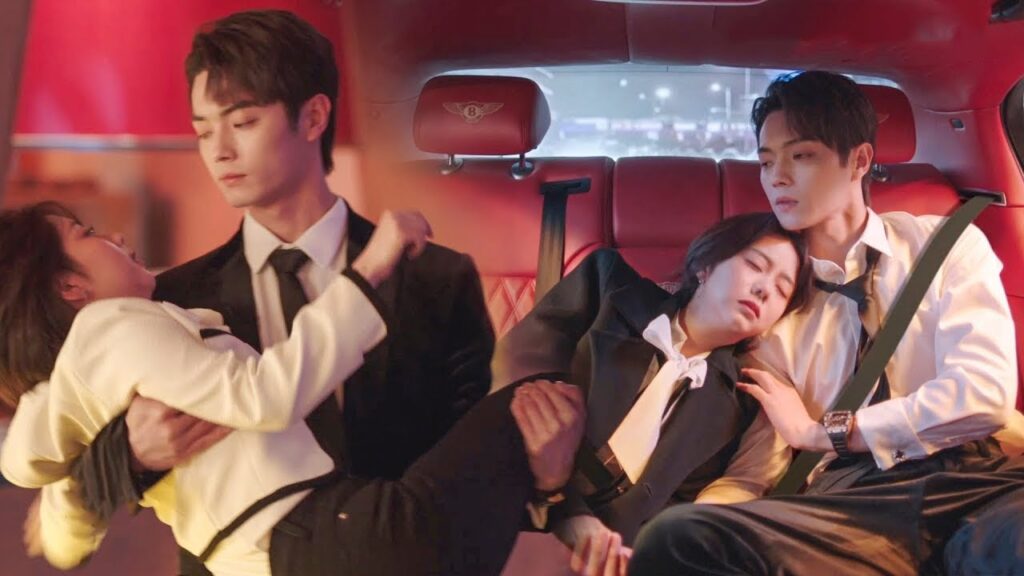 بعد الانفصال تثمل فتاته وتلقي بنفسها بين أحضانه فيبقى بجانبها ويرسلها للمنزل❤️مشهد من "جميلة مثلك"