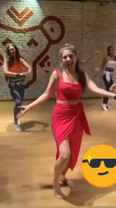 Mayan El Sayed shaking her boobs while dancing😍