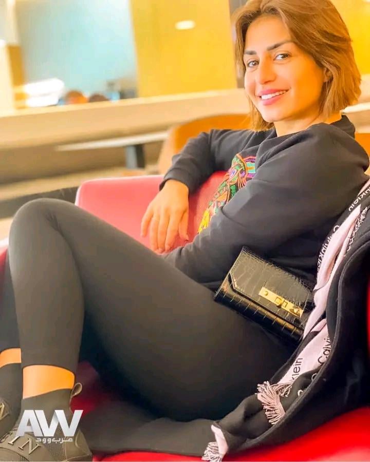 Menna Fadaly - hot legs 🔥🥵