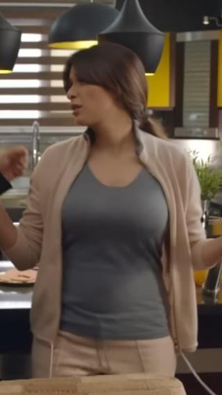 Yasmin Abdelaziz - HOT chest 🔥