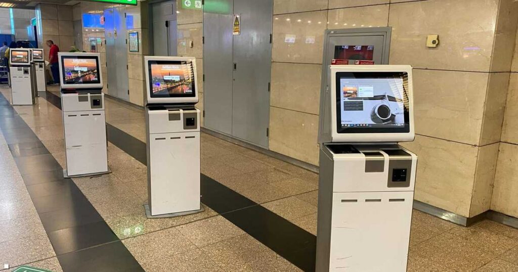 مصر.. “خدمة جديدة” لإنهاء إجراءات السفر ذاتيا مصر.. "خدمة جديدة" لإنهاء إجراءات السفر ذاتيا
