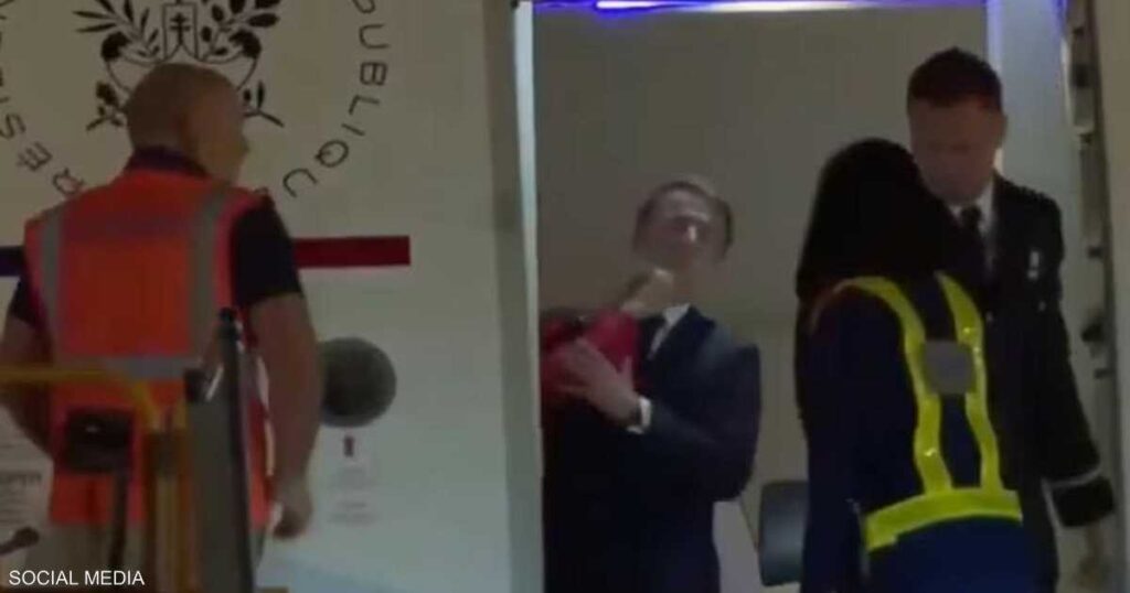 فيديو.. صفعة مفاجئة من بريجيت لماكرون تُحدث ضجة في فرنسا