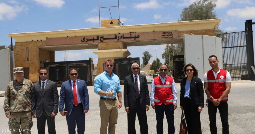 وفد أميركي يزور رفح ويقف على الجهود المصرية لاحتواء أزمة غزة وفد أميركي يزور رفح ويقف على الجهود المصرية لاحتواء أزمة غزة