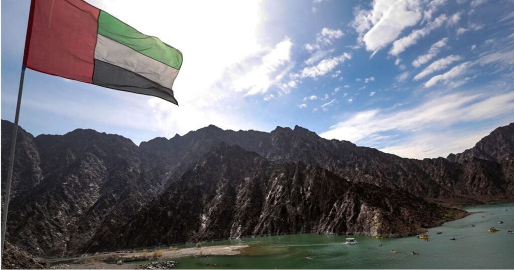 رقم غير مسبوق لدرجات الحرارة المرتفعة في الإمارات.. كم ...