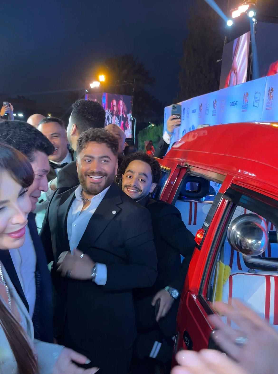 تامر حسنى وأبطال فيلم ريستارت يصلون العرض الخاص بـ تمناية (3)