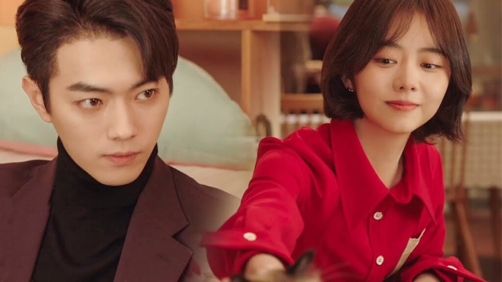 يقضي بطلنا يوم رأس السنة برفقة حبه الأول وعائلتها وفي منزلها يكتشف ما يدهشه!😯❤️مشهد من "جميلة مثلك"