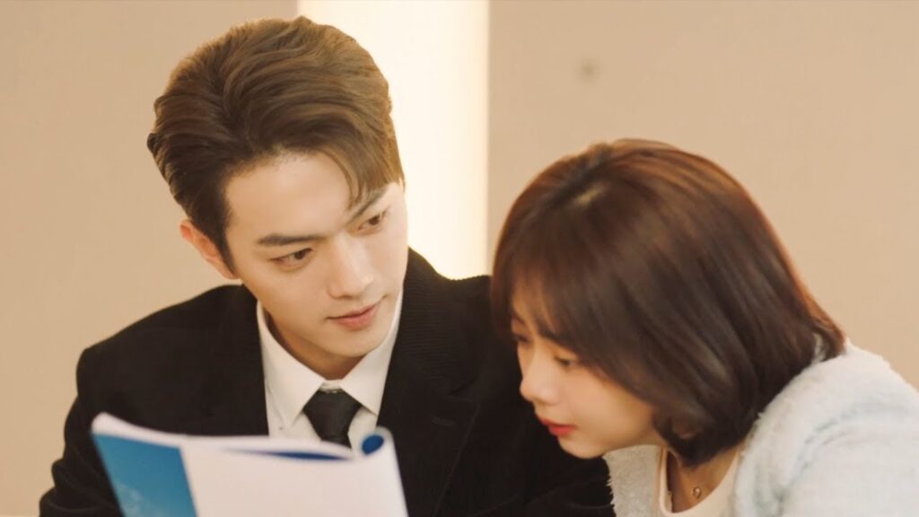 يغازل الرئيس المتسلط فتاته بشكل مخادع أثناء العمل وتصبح الأجواء دافئة بينهما في لحظة❤️من”جميلة مثلك” يغازل الرئيس المتسلط فتاته بشكل مخادع أثناء العمل وتصبح الأجواء دافئة بينهما في لحظة❤️من"جميلة مثلك"