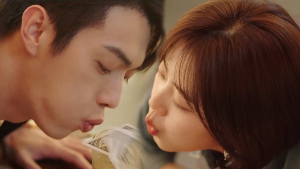 ما الذي يمكن أن يكون أكثر رومانسية من الركض لرؤيتك؟”❤️مشهد رومانسي من دراما “جميلة مثلك "ما الذي يمكن أن يكون أكثر رومانسية من الركض لرؤيتك؟"❤️مشهد رومانسي من دراما "جميلة مثلك"