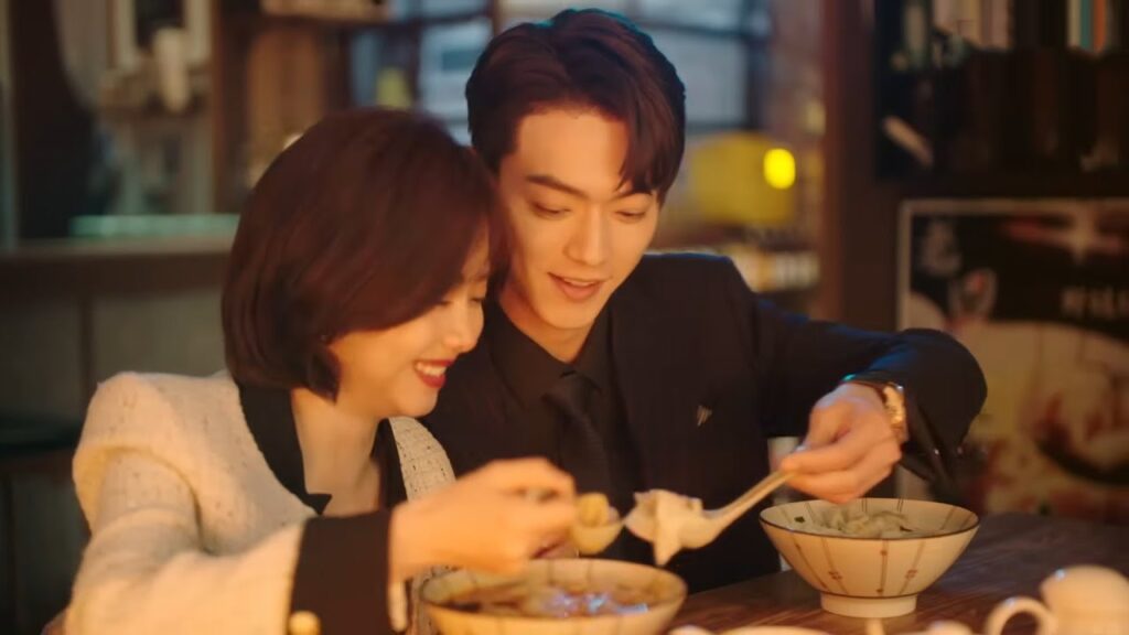 سأكون معك دائمًا من الآن!” تشعر بطلتنا بالسوء لما حدث لرئيسها الحبيب فتعترف بمودة❤️من “جميلة مثلك "سأكون معك دائمًا من الآن!" تشعر بطلتنا بالسوء لما حدث لرئيسها الحبيب فتعترف بمودة❤️من "جميلة مثلك"