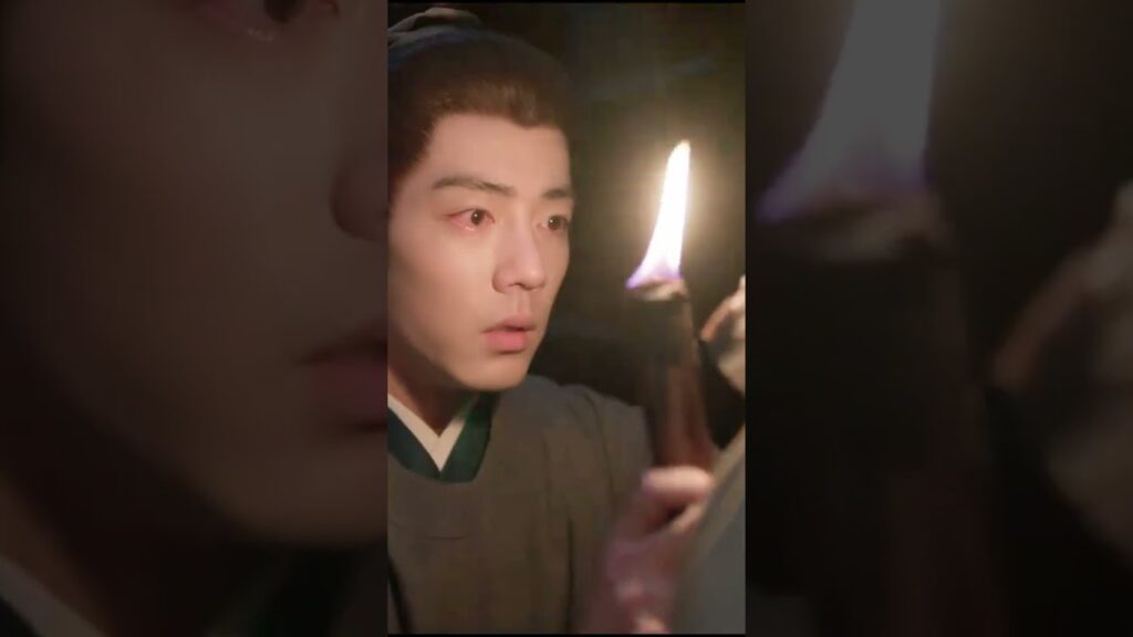 عثر على ملابس والديه المتوفان💔#شياو_جان  #xiaozhan #اسطورة_زانغ_هاي #肖战 #youku # 藏海传 #shorts #cdrama