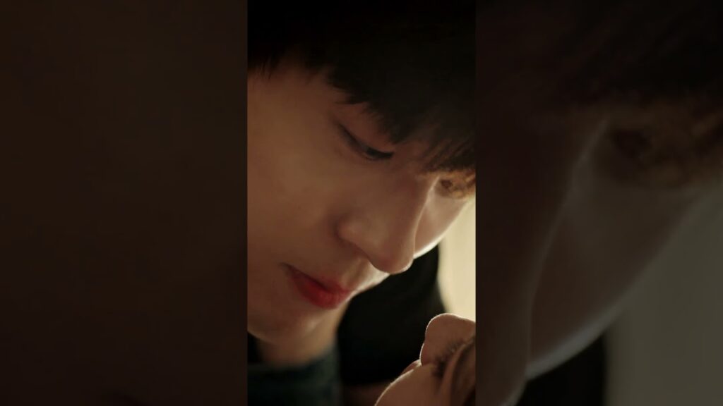 CEO can't help kissing his girlfriend #IMayLoveYou  #weizheming