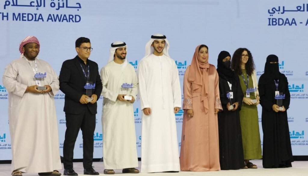 محمد بن راشد بن محمد بن راشد يكرم الفائزين بجائزة «إبداع» محمد بن راشد بن محمد بن راشد يكرم الفائزين بجائزة «إبداع»