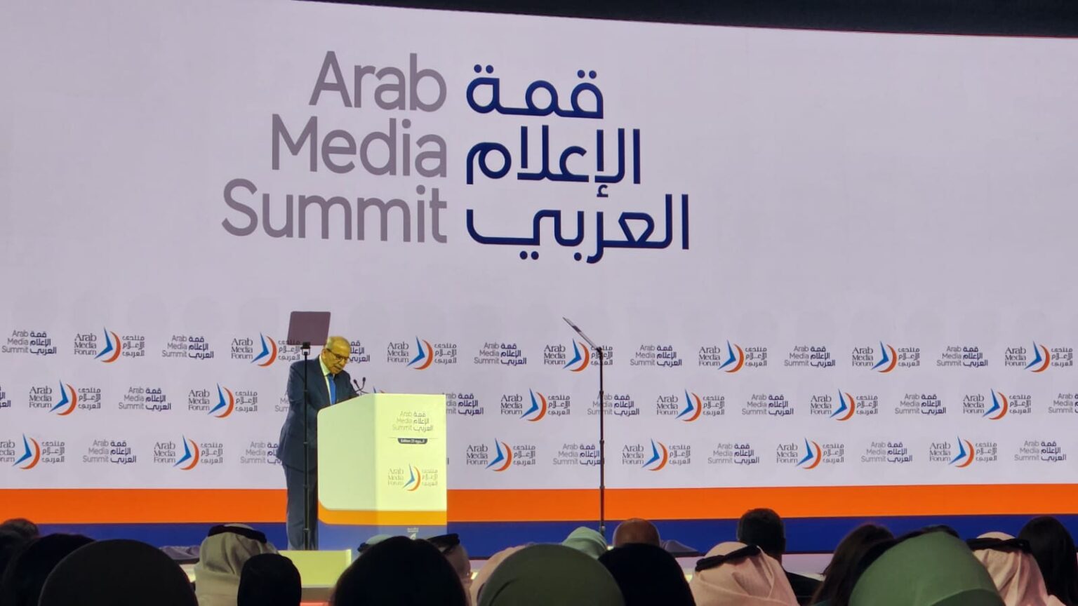 محمد بن زايد وعد وأوفى محمد بن زايد وعد وأوفى
