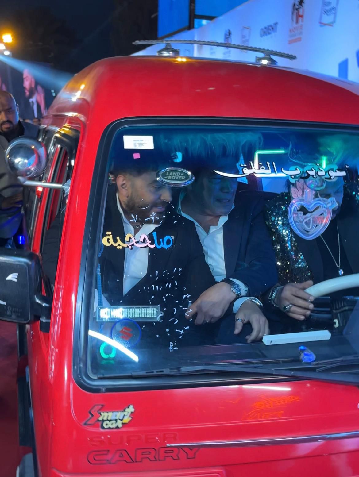 تامر حسنى وأبطال فيلم ريستارت يصلون العرض الخاص بـ تمناية (2)