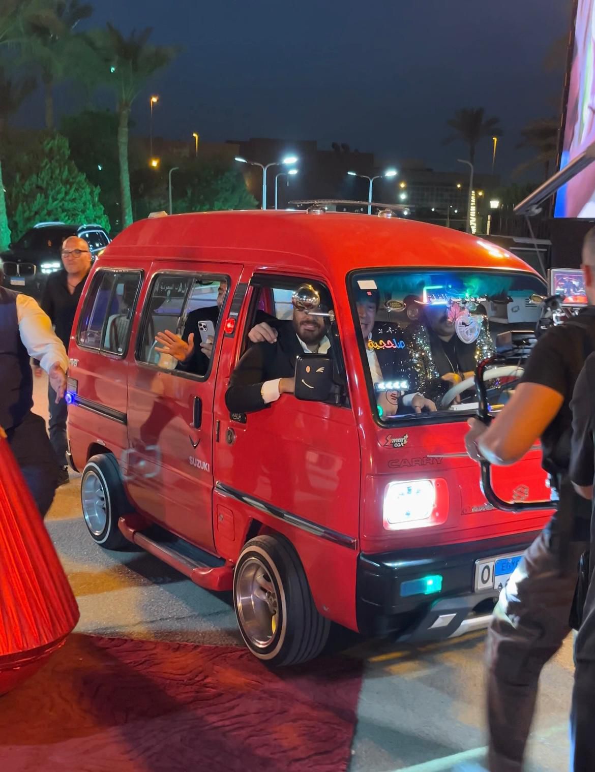 تامر حسنى وأبطال فيلم ريستارت يصلون العرض الخاص بـ تمناية (1)