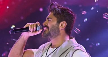 شاهد أغنية تامر حسنى الجديدة "حبيبى تقلان".. فيديو