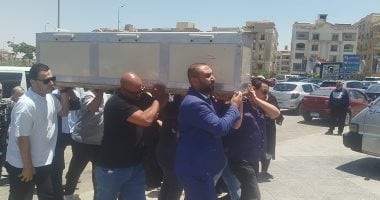 وداعاً تيتة نوال.. انهـيار وبكاء أثناء تشييع جنازة جدة وئام مجدى