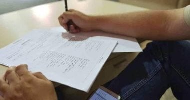 صفحات الغش تنشر أسئلة امتحان العربى - أرشيفية