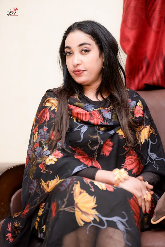 شاهد بالفيديو.. الفنانة شهد أزهري تعود لإثارة الجدل وتستعرض جسمها بفستان فاضح "فوق الركبة"