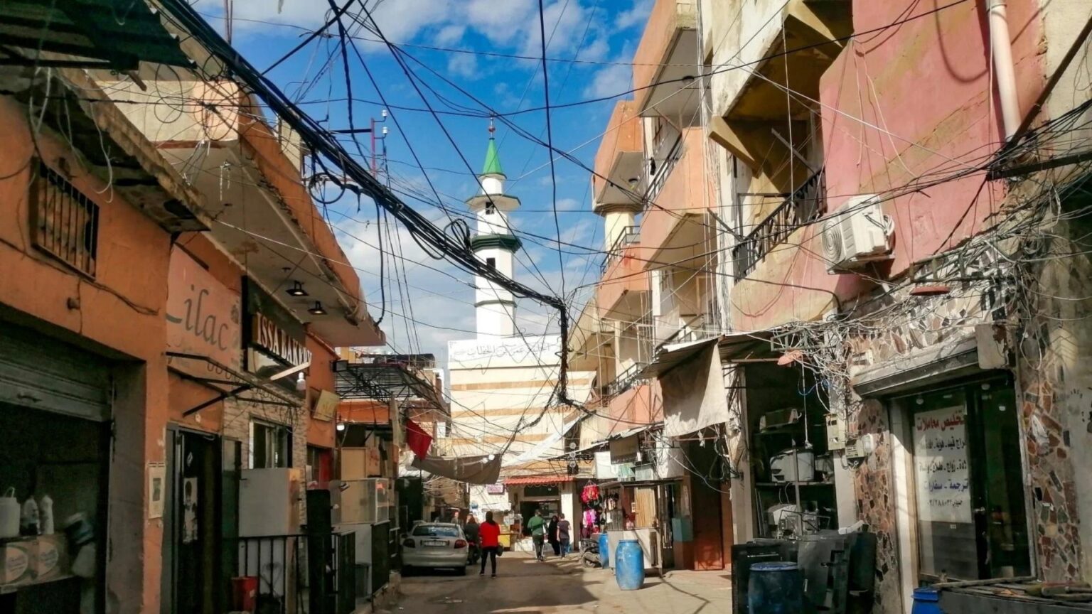 عن ملف السلاح... والعين على مخيمات جنوب الليطاني