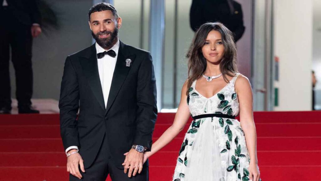 لينا خضري.. من هي الجزائرية التي أثارت جدلاً بعد ظهورها مع بنزيما؟ - إرم نيوز