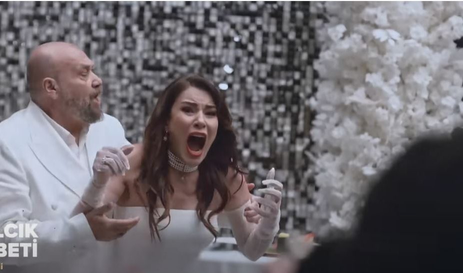 مسلسل شراب التوت الحلقة الأخيرة| مصطفى يقرر التخلص من إيشيل ووالده.. فهل ينجح؟