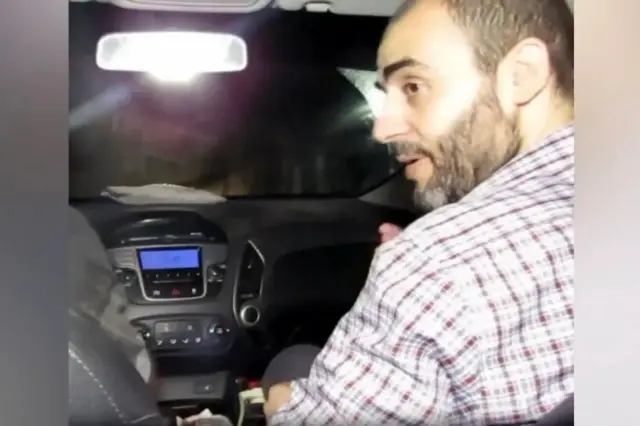 محمد السنوار وهو داخل سيارة في نفق ضخم بالقرب من معبر بيت حانون/معبر إيريز