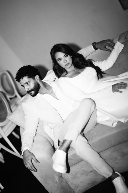 هايدي رفعت ومصطفى منصور فى جلسة تصوير خطبتهما