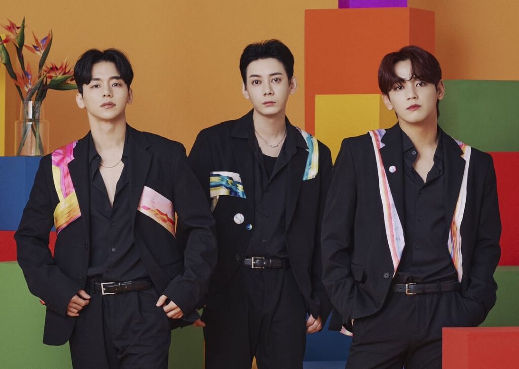 MyName - Mini الألبوم: Vivid (صور سترة الألبوم)