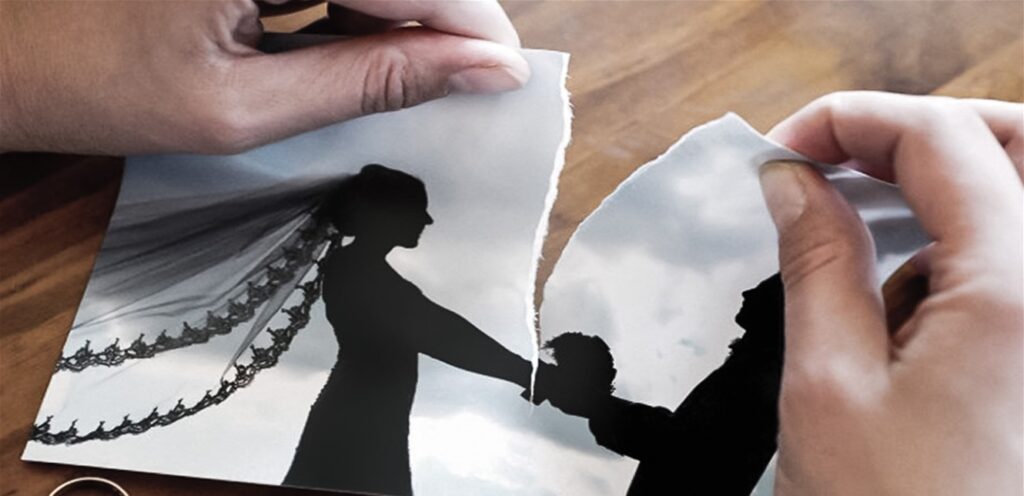 خلعت زوجها الأول.. هل تتزوج النجمة الشهيرة مجدّداً؟ (فيديو)