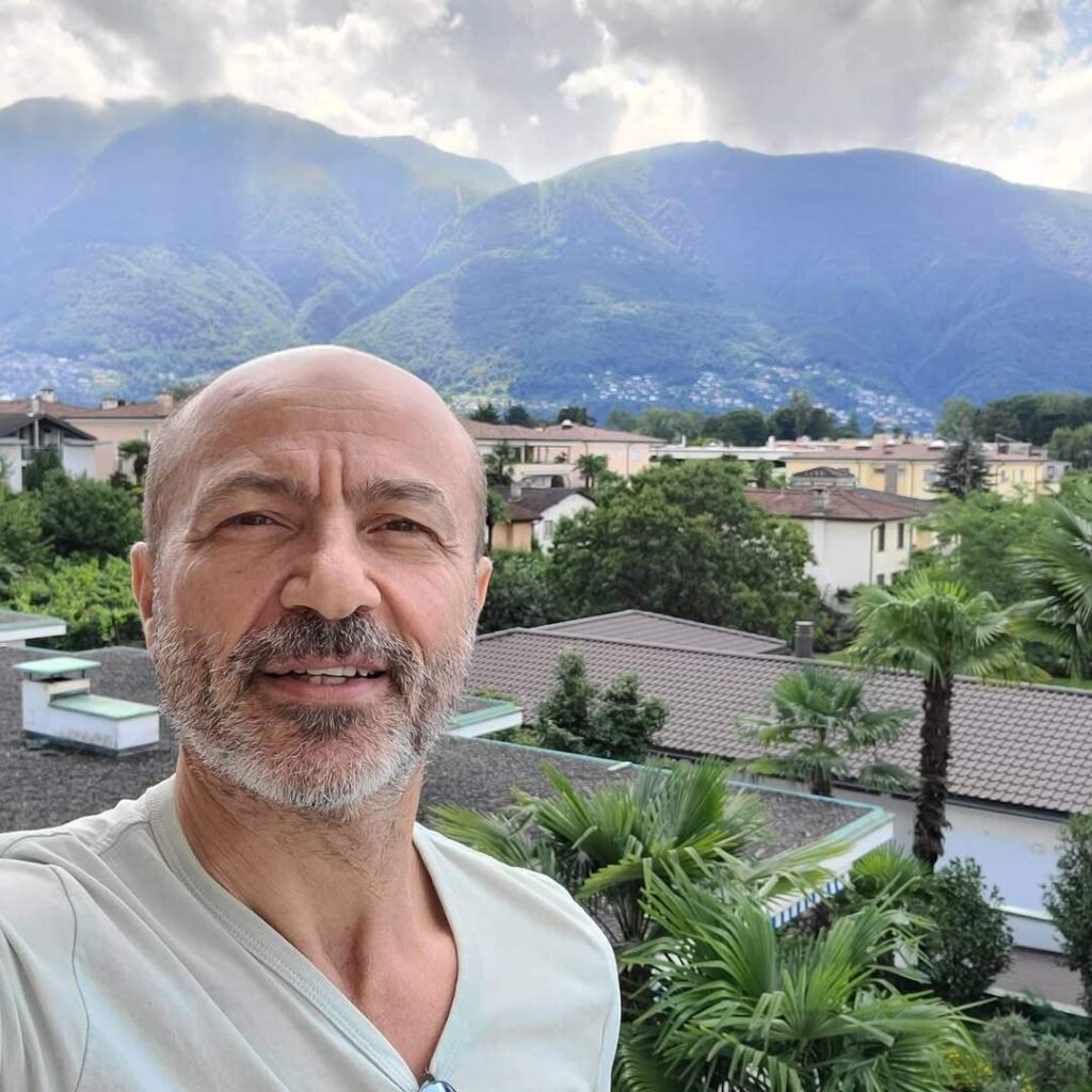 جهاد عبدو يهاجم مازن الناطور ووصف قرار فصل سلاف فواخرجي بـ الظالم جهاد عبدو يهاجم مازن الناطور ووصف قرار فصل سلاف فواخرجي بـ " الظالم "