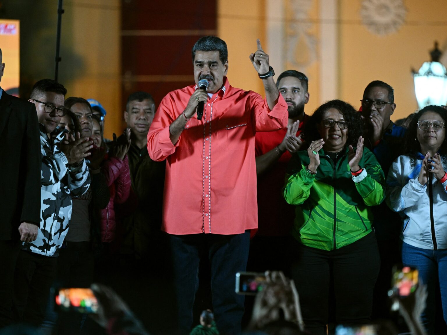 حزب مادورو يكتسح انتخابات فنزويلا والمعارضة تصفها بالمهزلة | أخبار