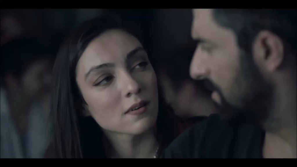 Merve Dizdar fena yiyor