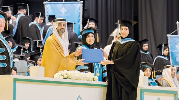 سالم القاسمي يشهد حفل التخريج الثالث لأكاديمية الشارقة للتعليم