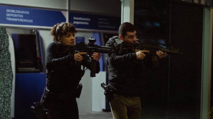 مسلسل 2 Criminal Code